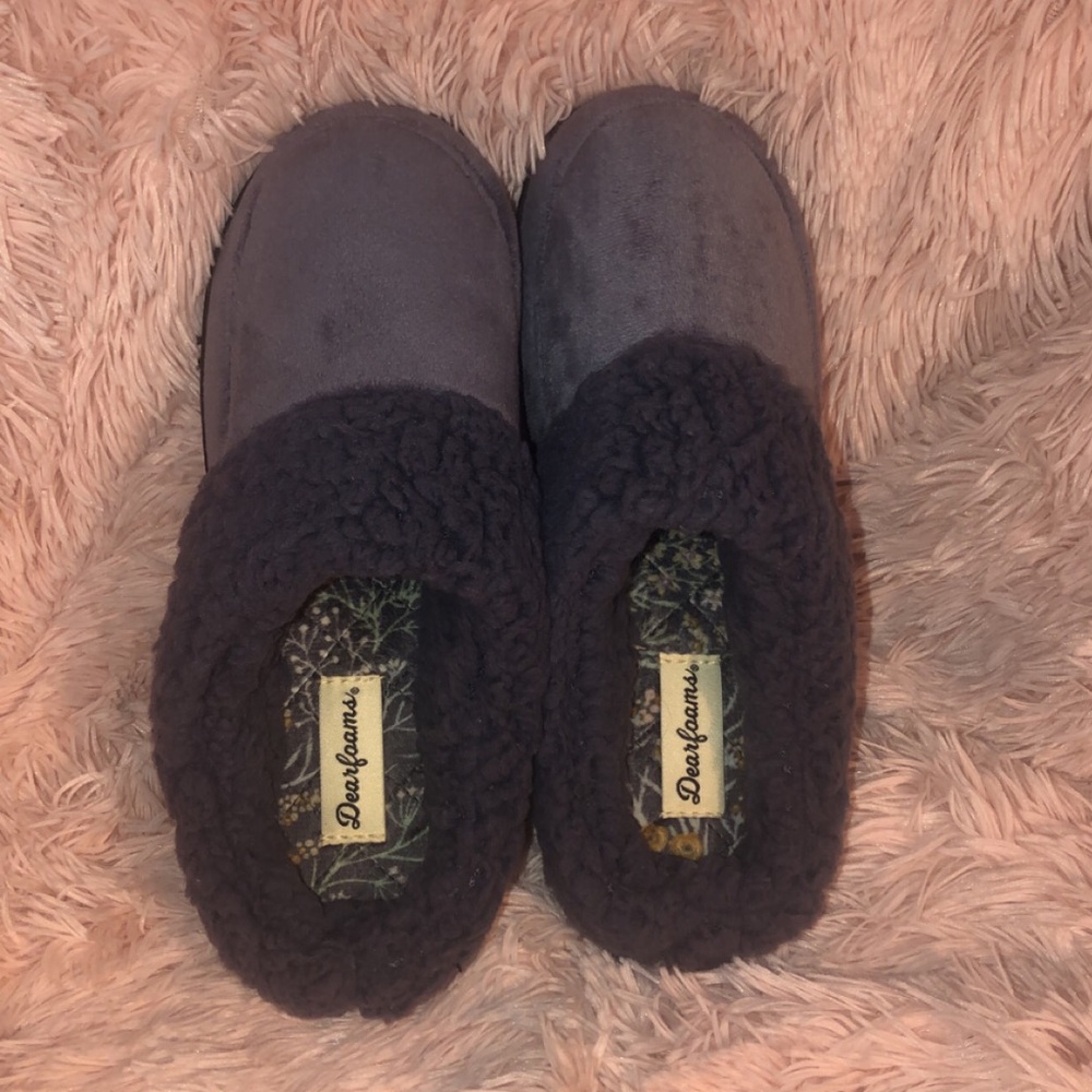 NWOT blue/purple colored Dearfoams slippers